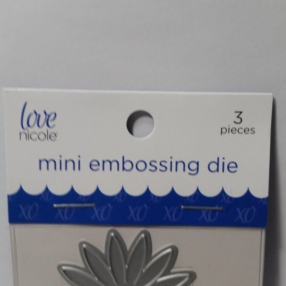 Mini Embossing Die Flowers Scrapbook Paper Crafts Card Making - Picture 2 of 7